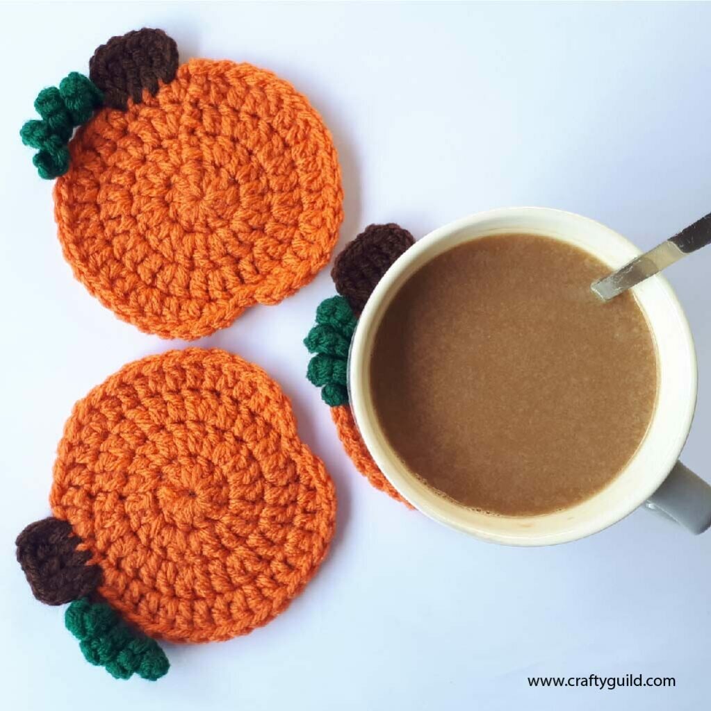 crochet halloween pumpkin coasters